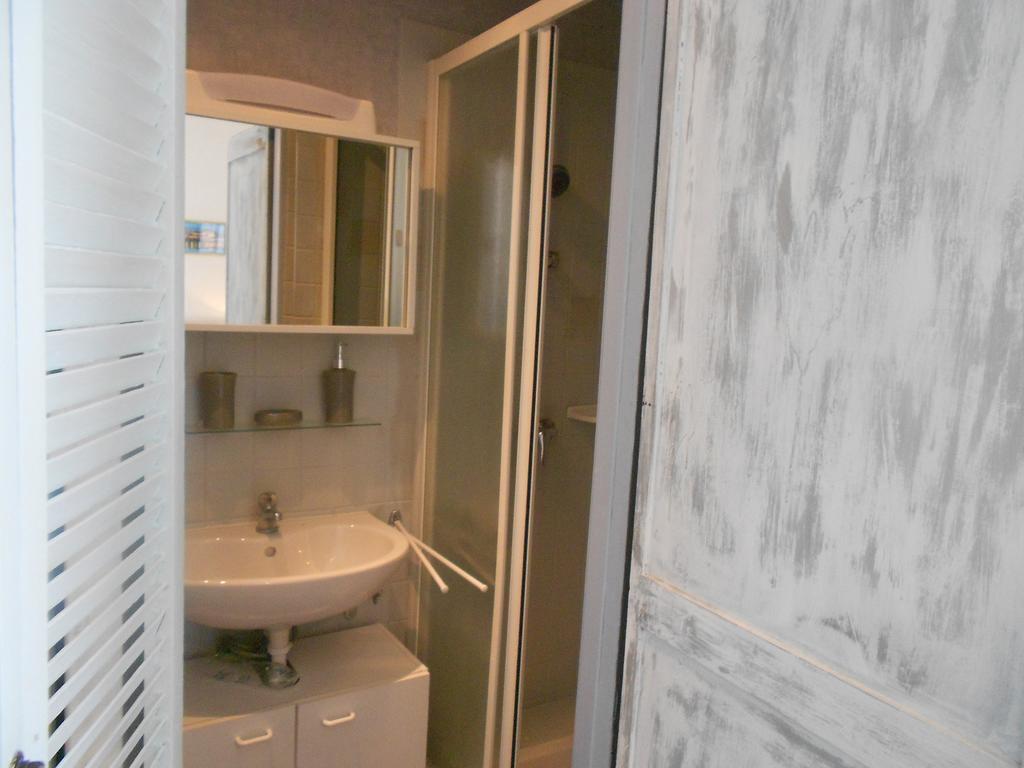 Bed and Breakfast L'Eclipse Saint-Nicolas-des-Motets Zimmer foto